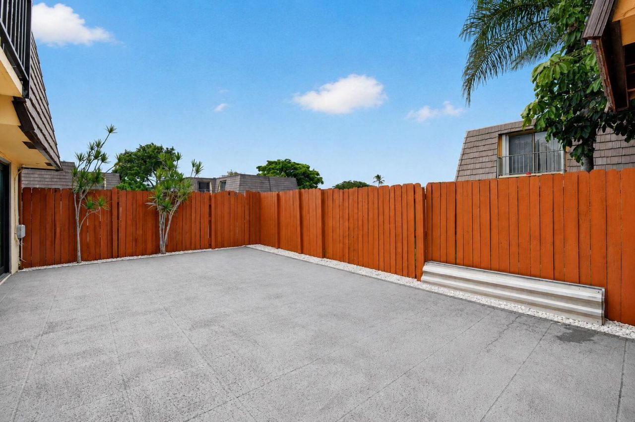 744 Springdale Circle, Palm Springs, FL 33461 Photo
