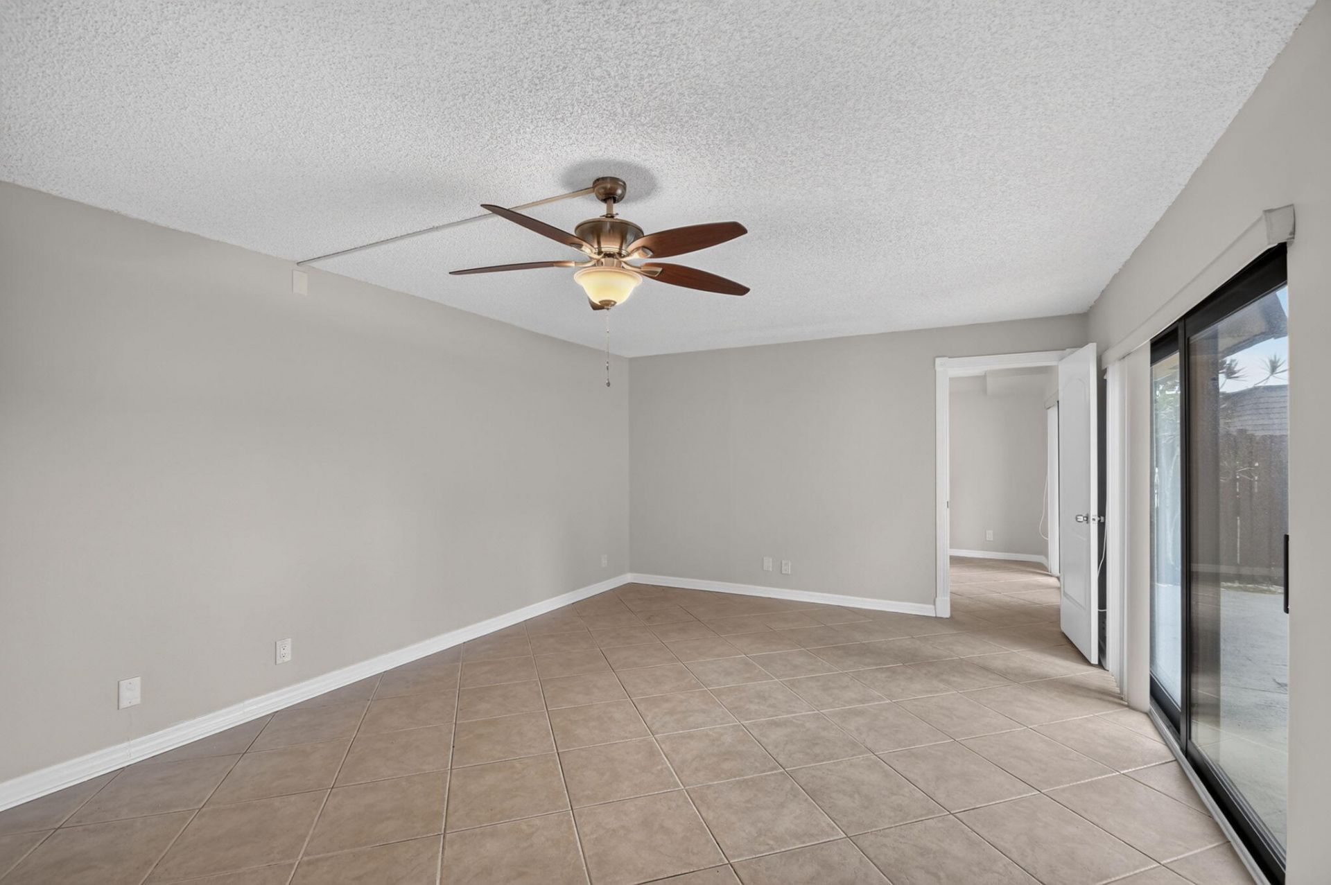 744 Springdale Circle, Palm Springs, FL 33461 Photo