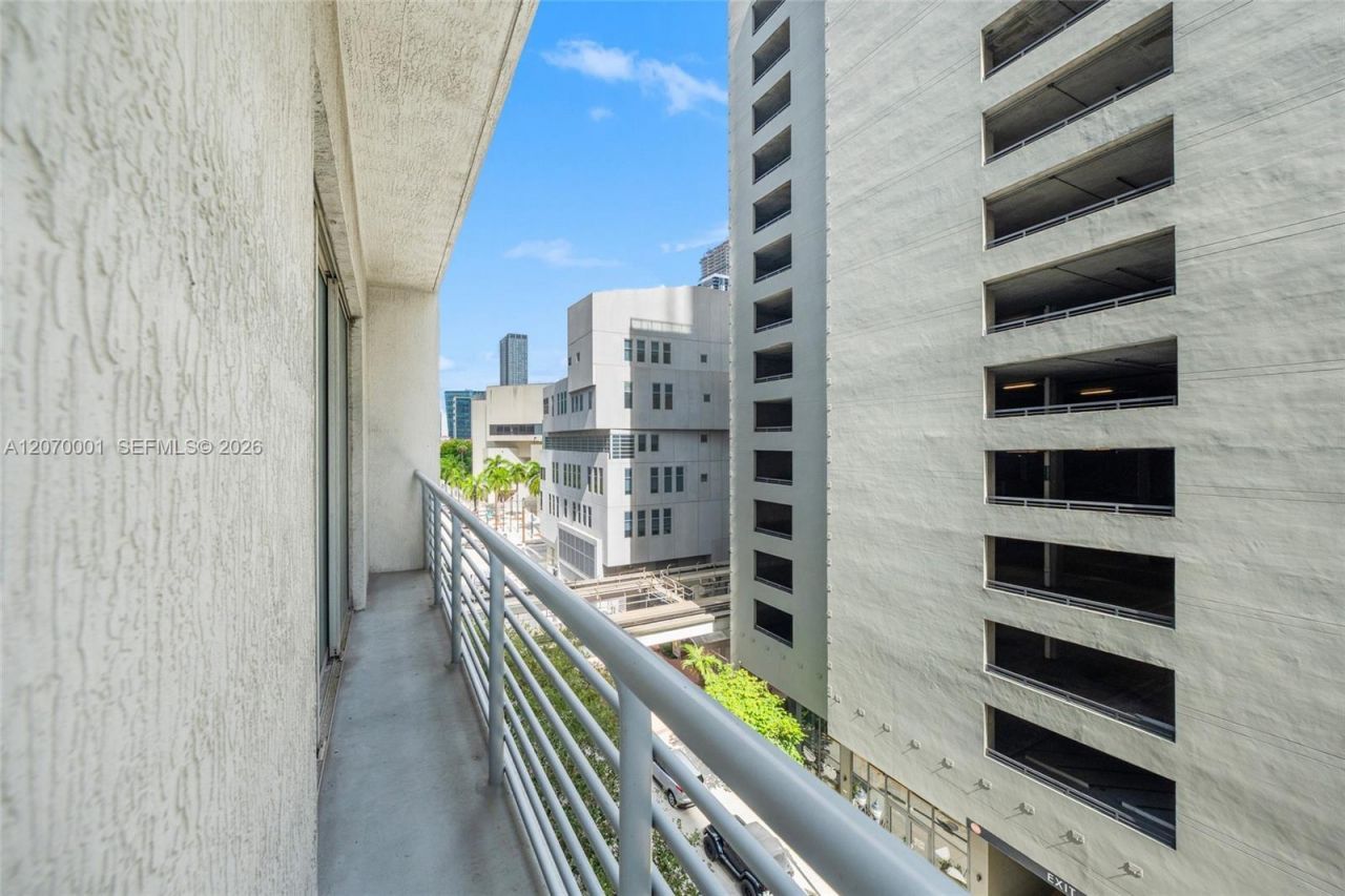 234 NE 3rd St , Unit 602, Miami, FL 33132 Photo