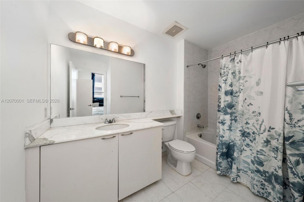 234 NE 3rd St , Unit 602, Miami, FL 33132 Photo