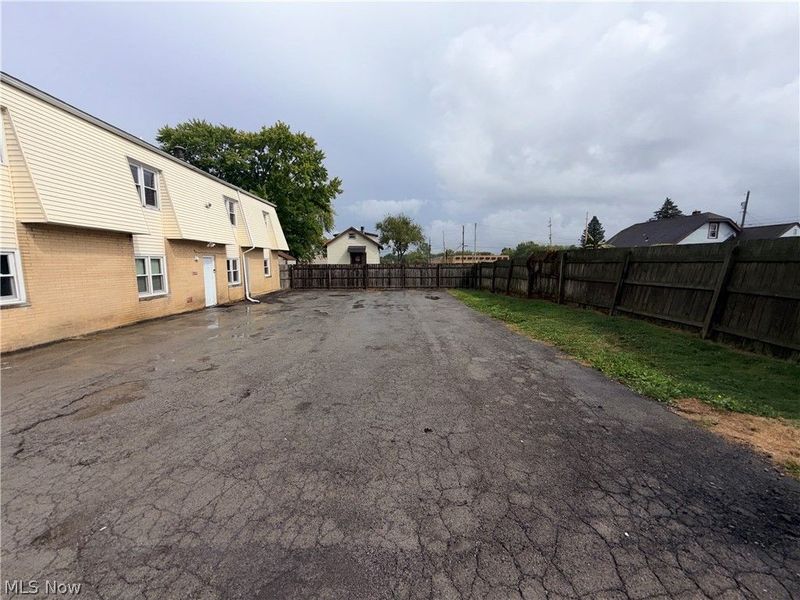 929 Cook Avenue, Unit 2, Youngstown, OH 44512 Photo 16