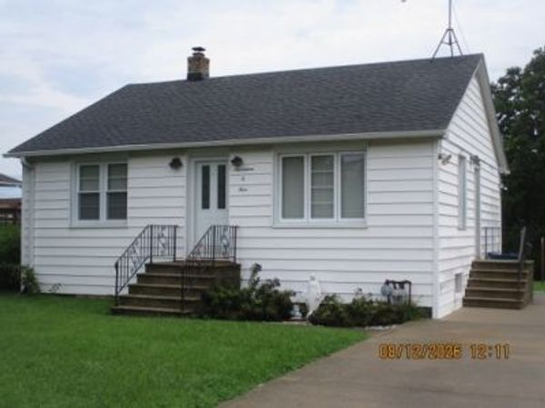 1704 Cora Street , Crest Hill, IL 60403