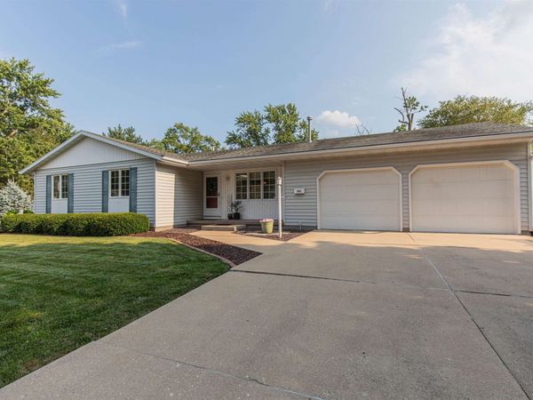 301 9th Street, MENDOTA, IL 61342