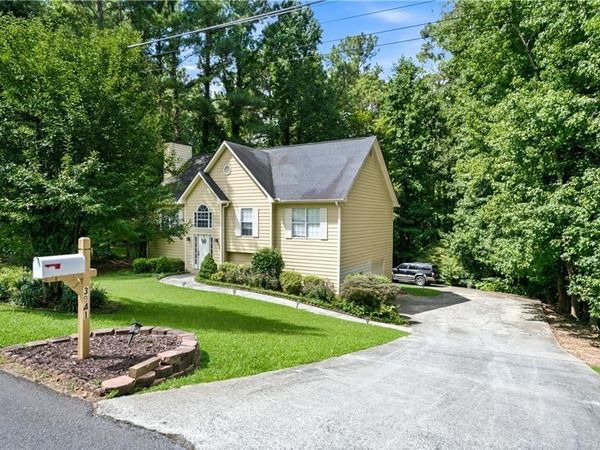 3941 Memorial Parkway NW, Kennesaw, GA 30152