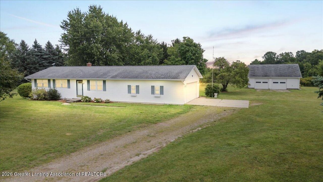 11219 S Lowell Road, Dewitt, MI 48820 Main Photo