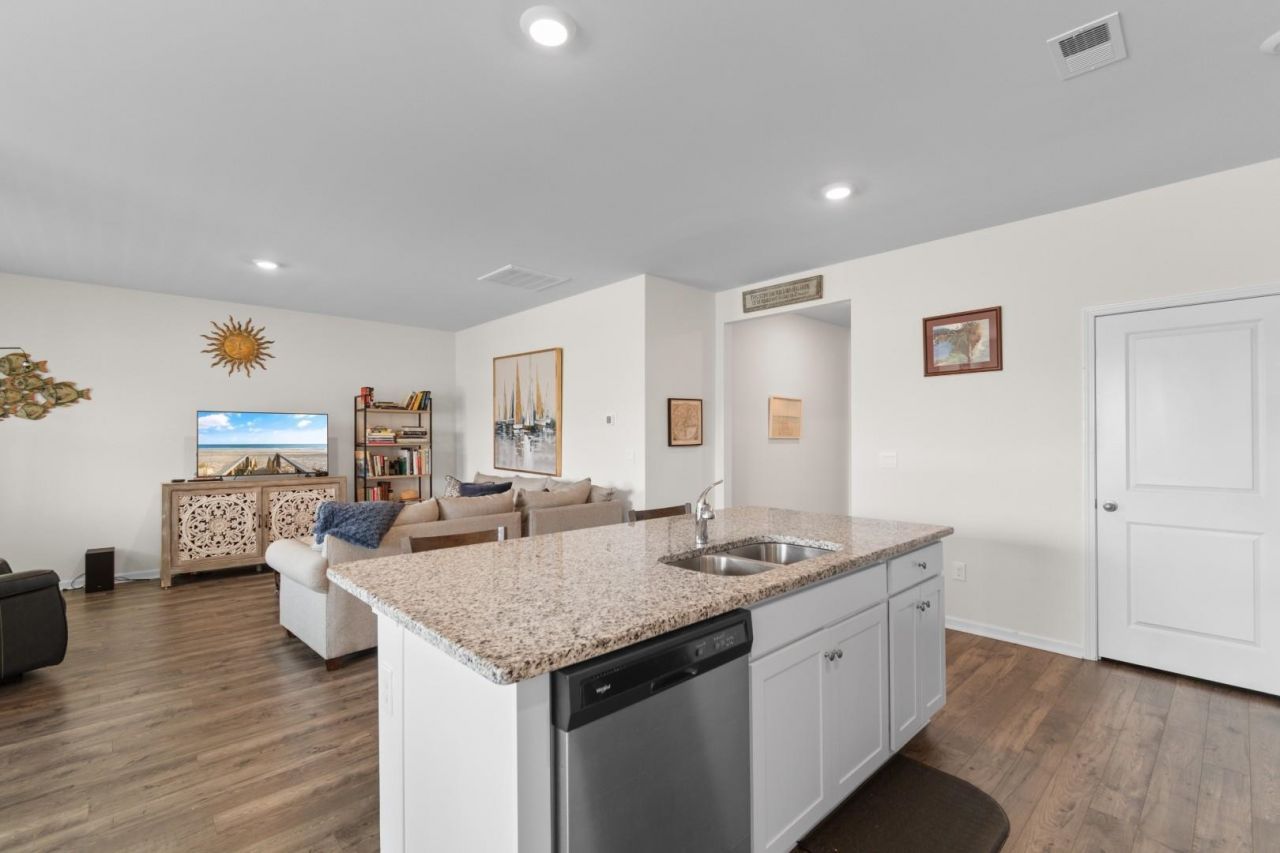 1143 Sennema Circle Photo 6