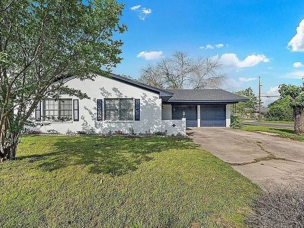 300 S Joyce Street, Lacy Lakeview, TX 76705