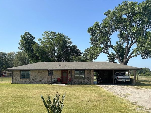 1689 W FM 898, Bonham, TX 75418