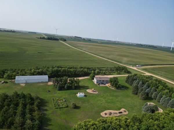 2604 Lyon Lincoln Road, Arco, MN 56113