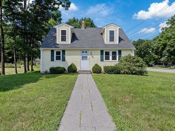 95 Franklin St, Wrentham, MA 02093