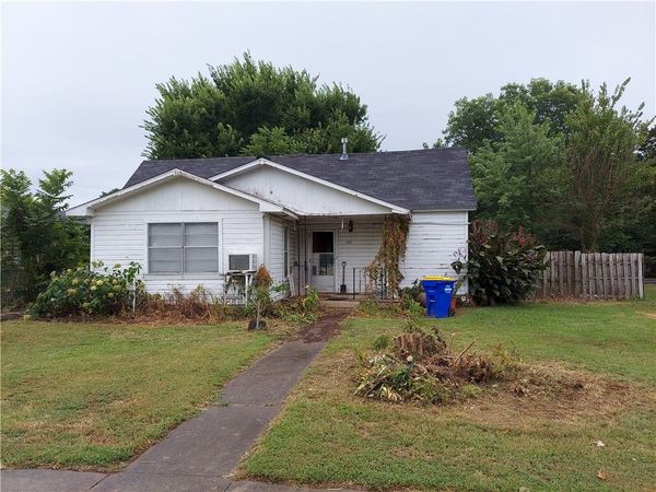 121 Washington Street , Lowell, AR 72745