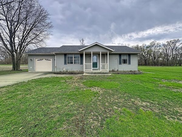 2524 Big Island Parkway , Milan, IL 61264