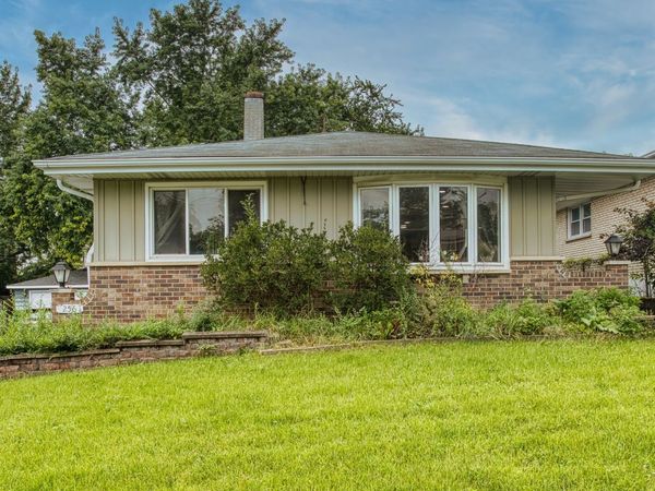 256 N Grace Street , Lombard, IL 60148