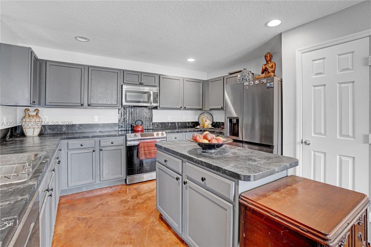 2826 SE Melaleuca Blvd, Port Saint Lucie, FL 34952 Photo
