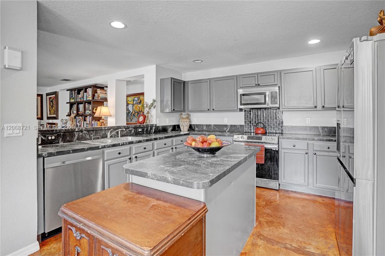 2826 SE Melaleuca Blvd, Port Saint Lucie, FL 34952 Photo