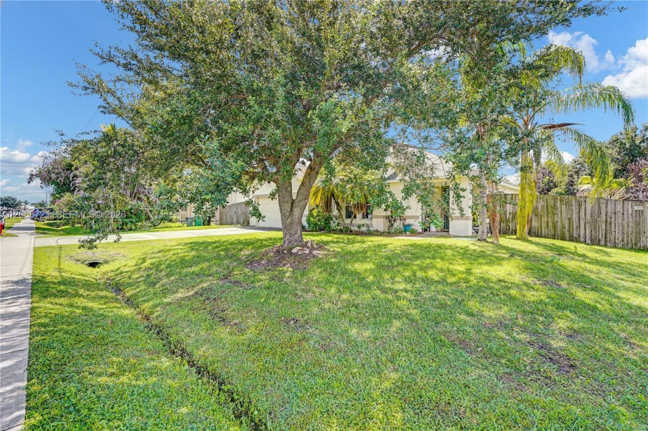 2826 SE Melaleuca Blvd, Port Saint Lucie, FL 34952 Photo