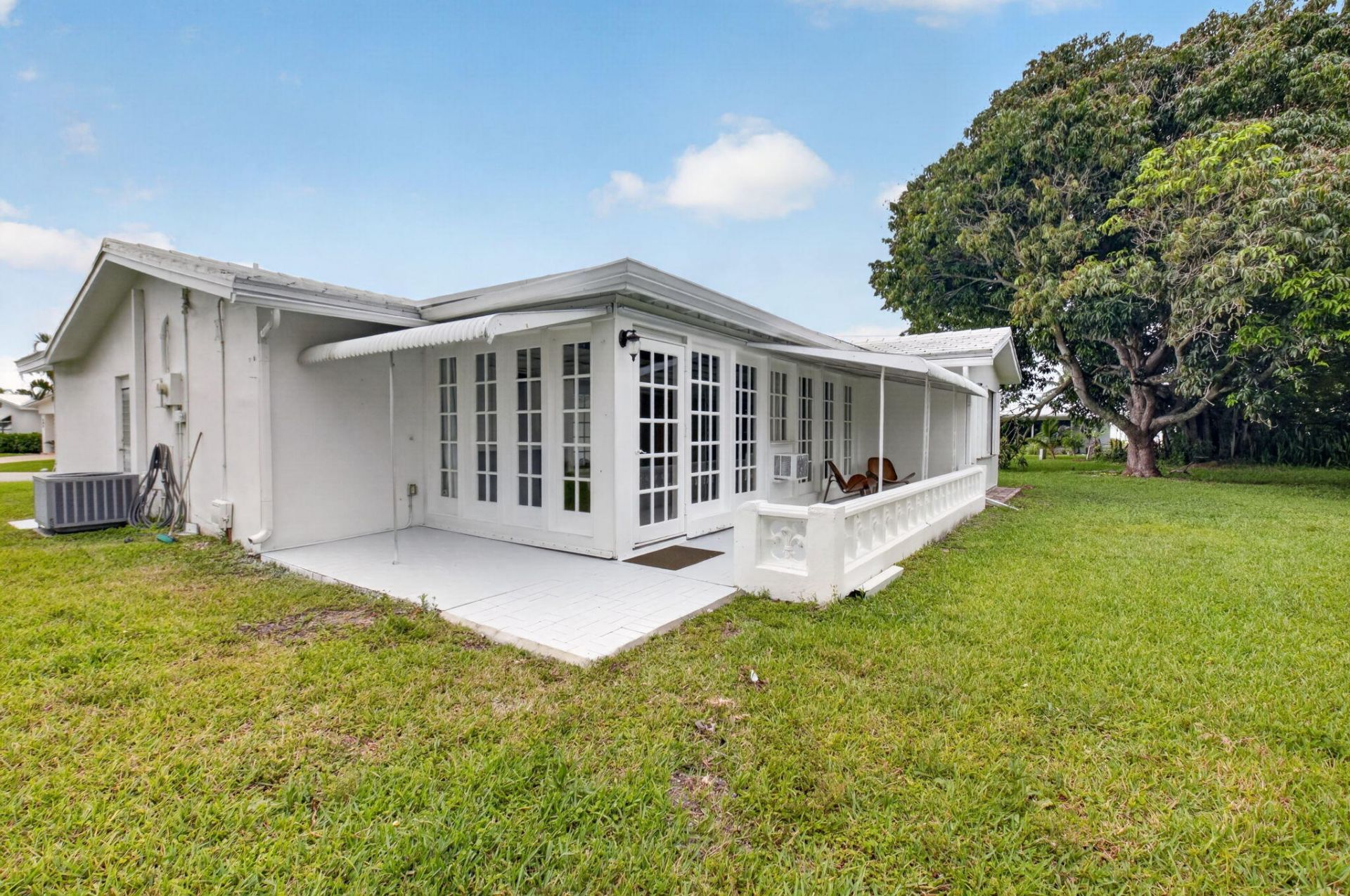 105 NW 8th Place, Boynton Beach, FL 33426 Photo