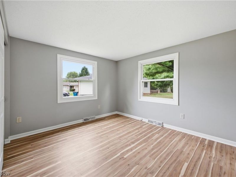 1734 Shannon Circle, Mineral Ridge, OH 44440 Photo 16