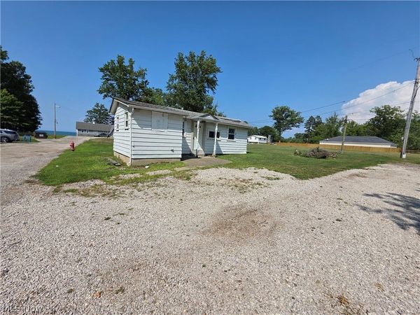4927 Lake Road , Geneva on the Lake, OH 44041
