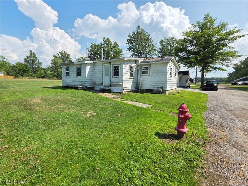 4927 Lake Road, Geneva on the Lake, OH 44041 Photo 2