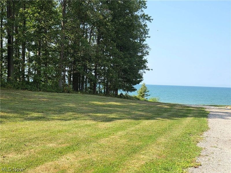 4927 Lake Road, Geneva on the Lake, OH 44041 Photo 5