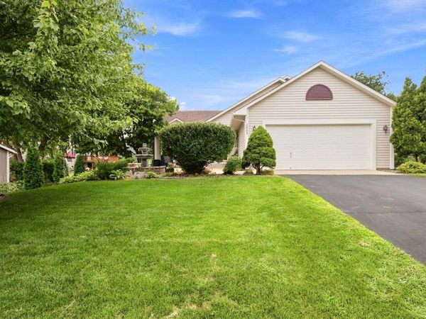 2003 Ponds Way, Shakopee, MN 55379