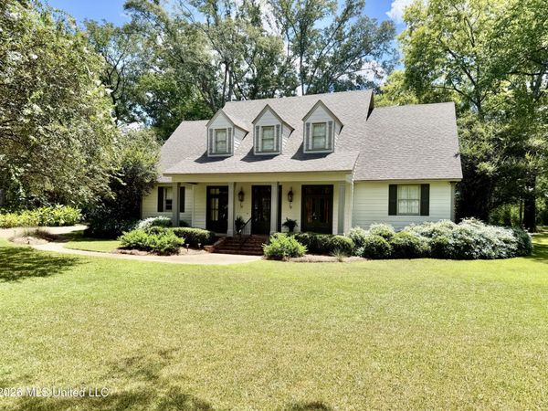 4 Lafayette Circle, Clinton, MS 39056