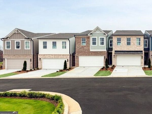 537 Raelyns Way, Loganville, GA 30052