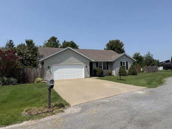 403 Empress Lane , Herrin, IL 62948