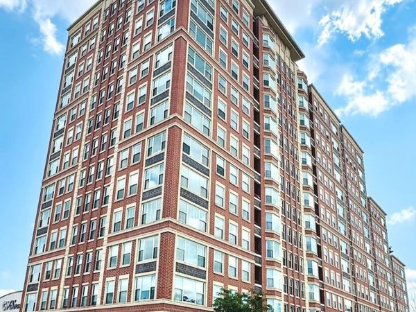 77 S Evergreen Avenue , Unit 407, Arlington Heights, IL 60005