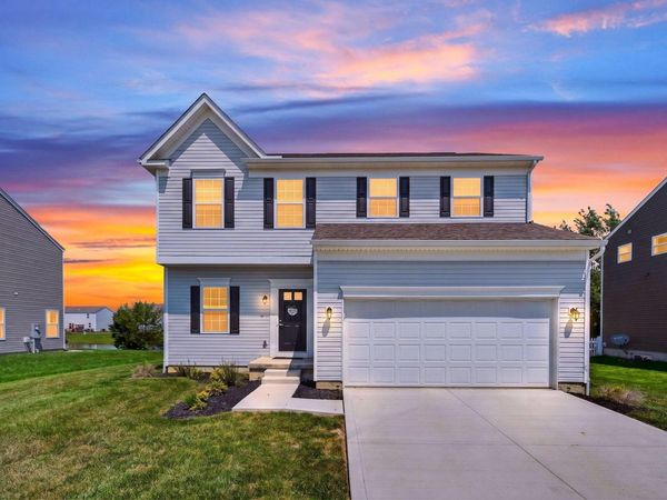 37 Thoreau Drive , Ashville, OH 43103