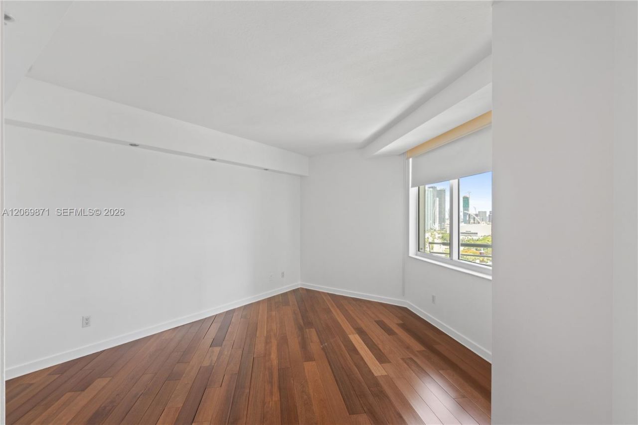 325 S Biscayne Blvd , Unit 2522, Miami, FL 33131 Photo