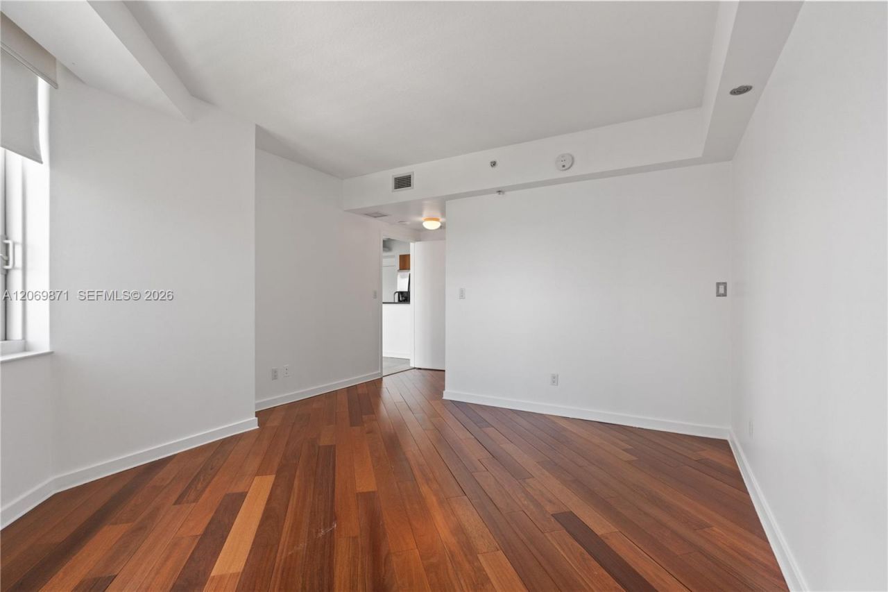 325 S Biscayne Blvd , Unit 2522, Miami, FL 33131 Photo