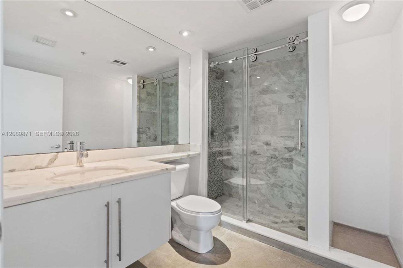 325 S Biscayne Blvd , Unit 2522, Miami, FL 33131 Photo