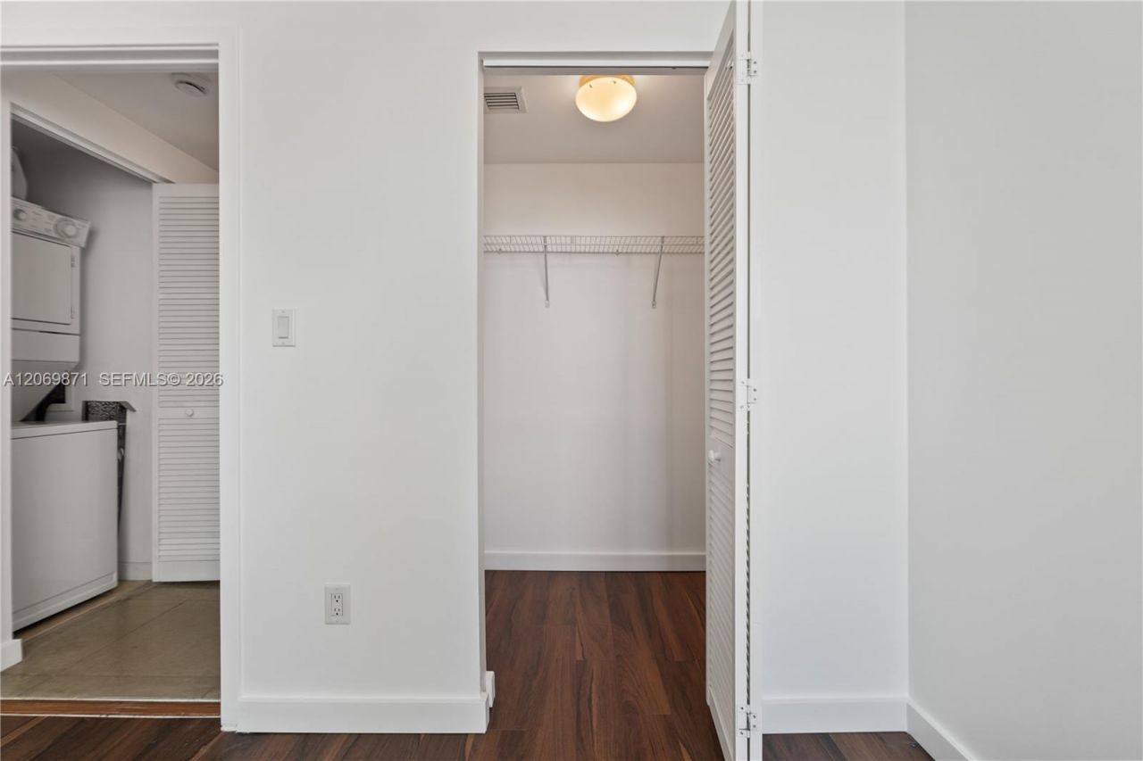 325 S Biscayne Blvd , Unit 2522, Miami, FL 33131 Photo