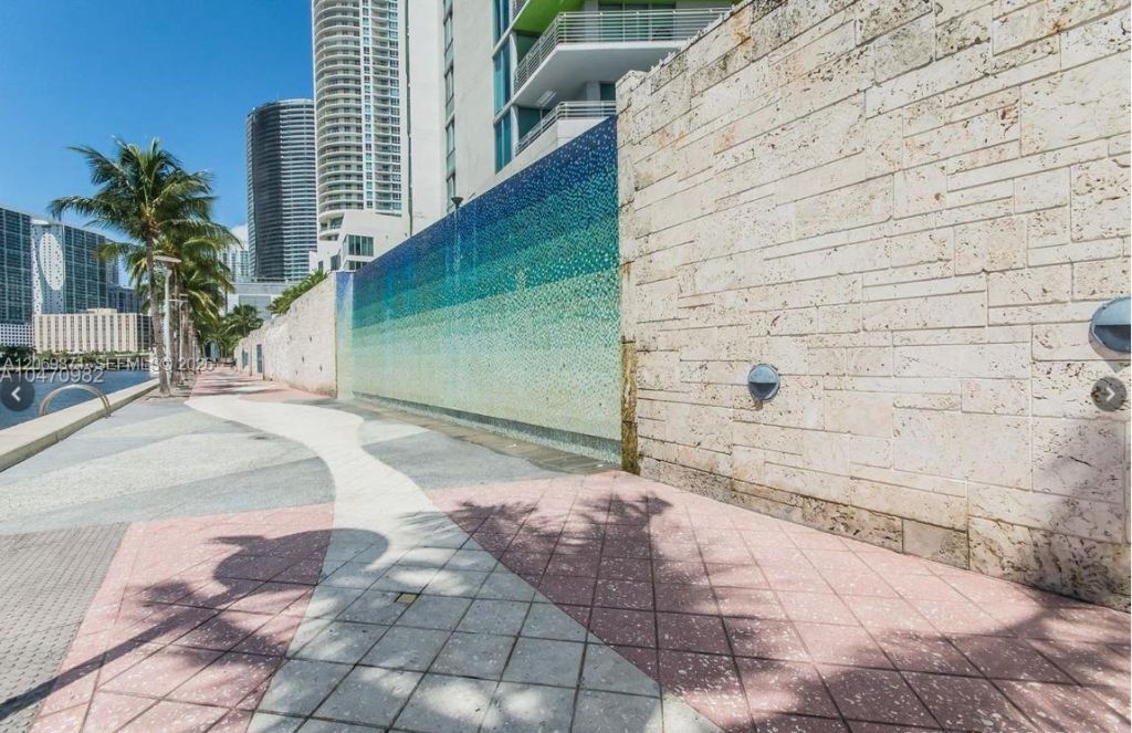 325 S Biscayne Blvd , Unit 2522, Miami, FL 33131 Photo
