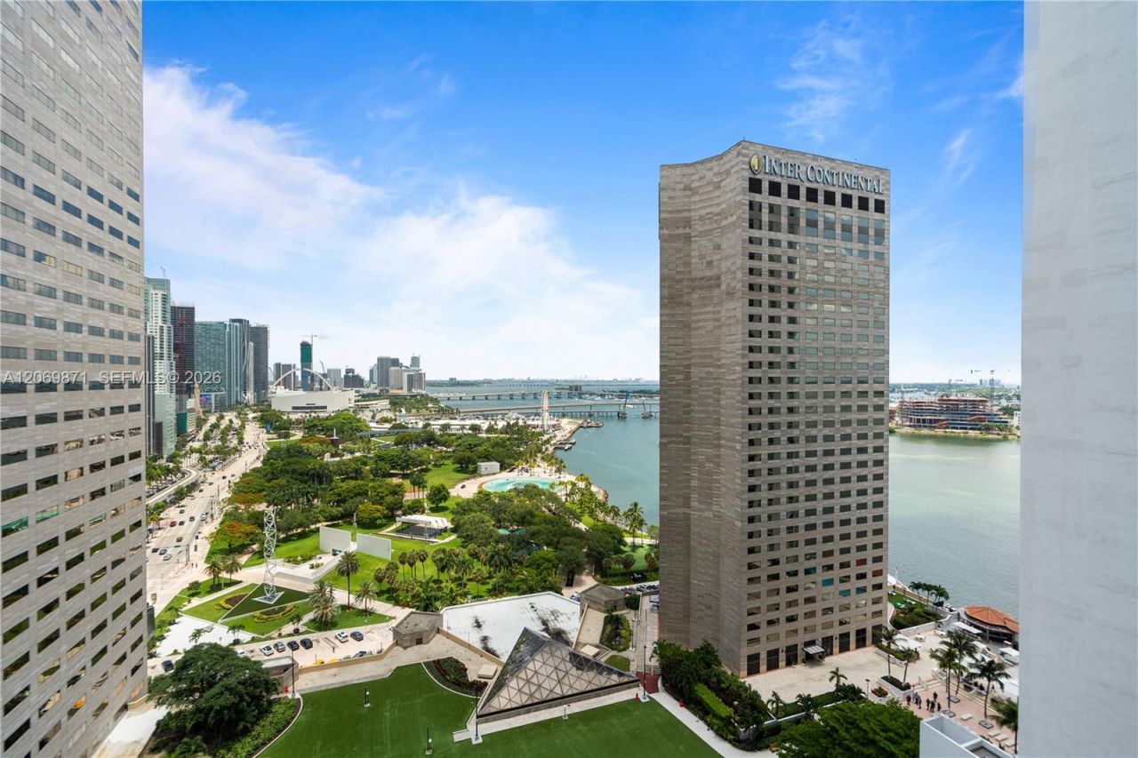 325 S Biscayne Blvd , Unit 2522, Miami, FL 33131 Photo
