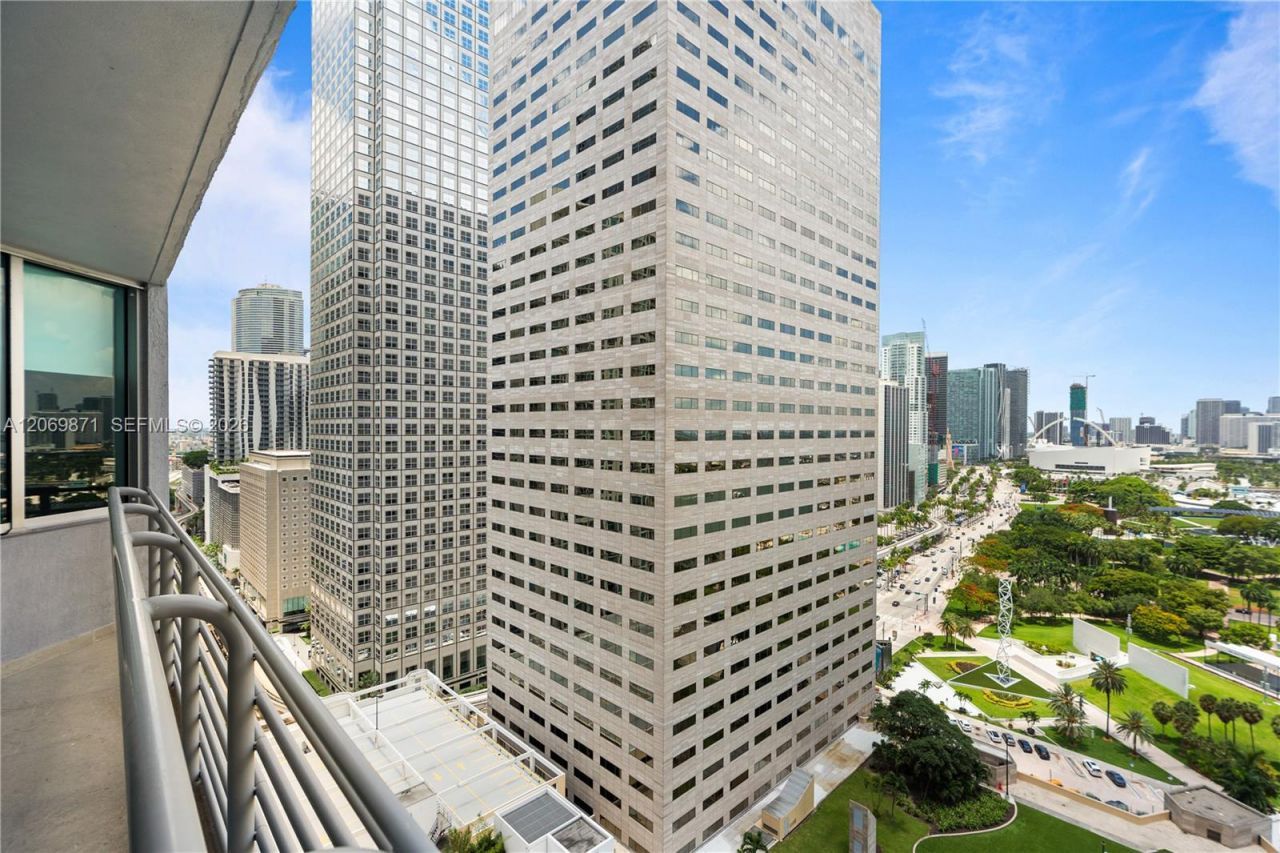 325 S Biscayne Blvd , Unit 2522, Miami, FL 33131 Photo