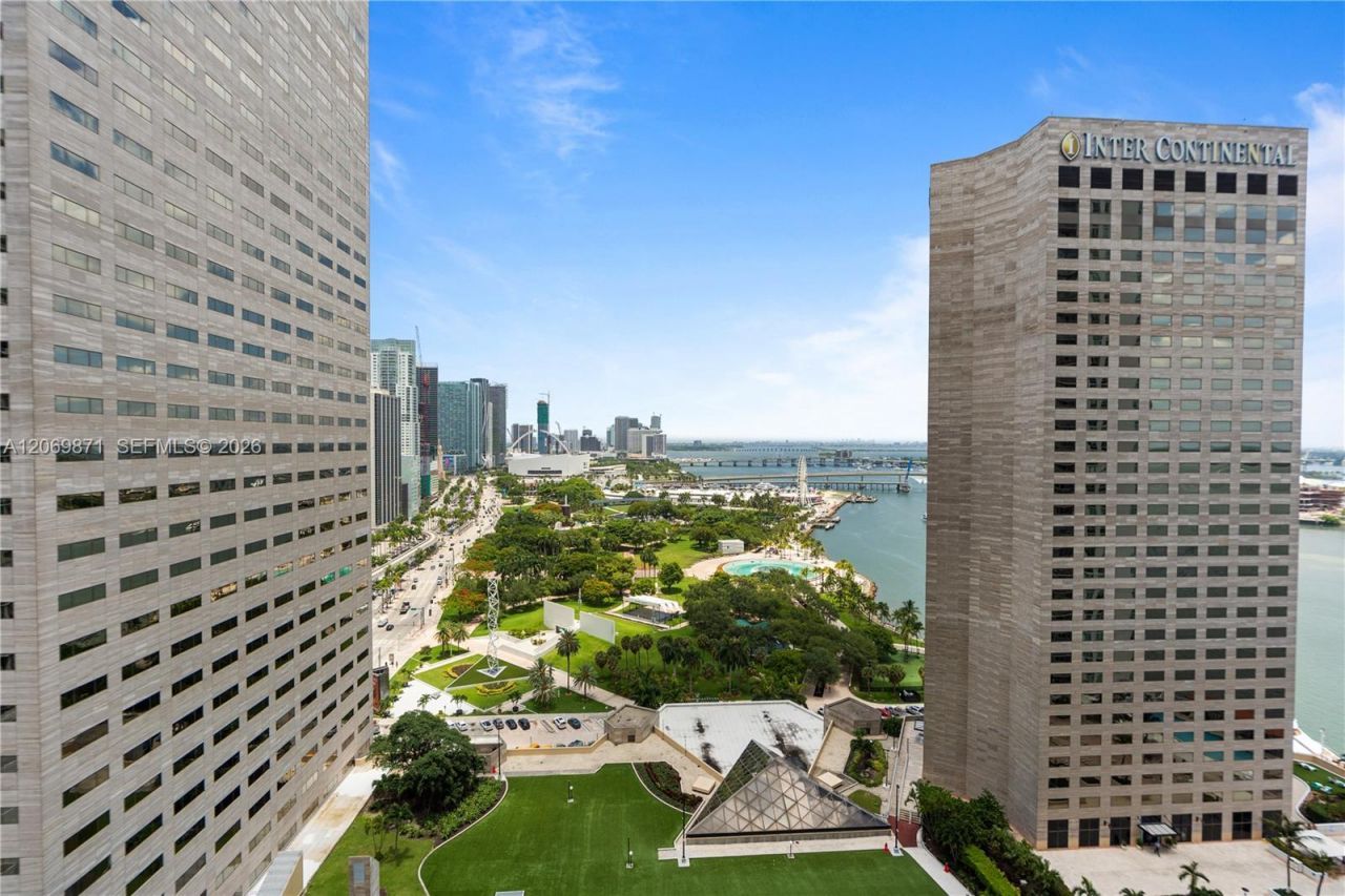 325 S Biscayne Blvd , Unit 2522, Miami, FL 33131 Photo