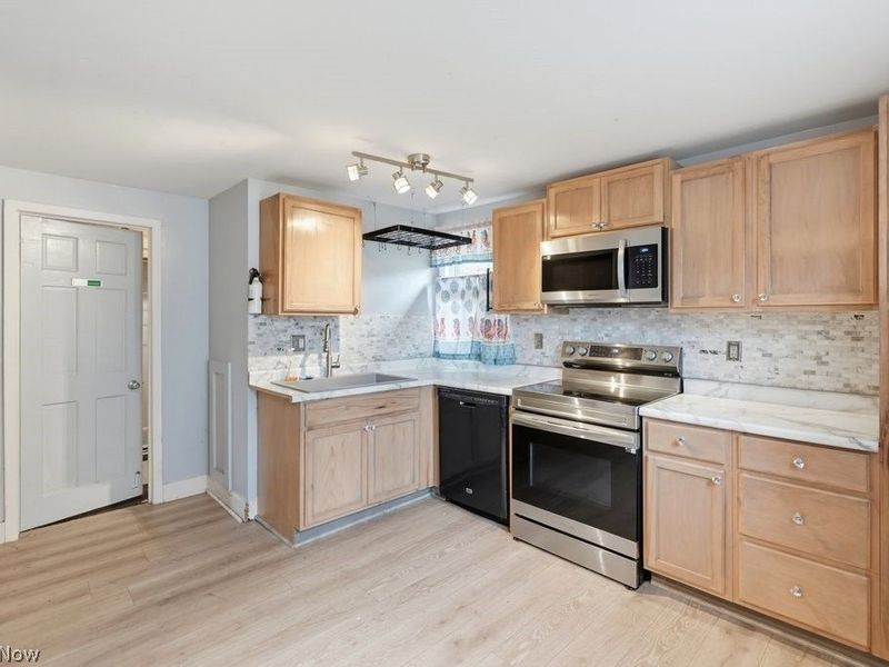 140 N Walnut Street, Ravenna, OH 44266 Photo 14