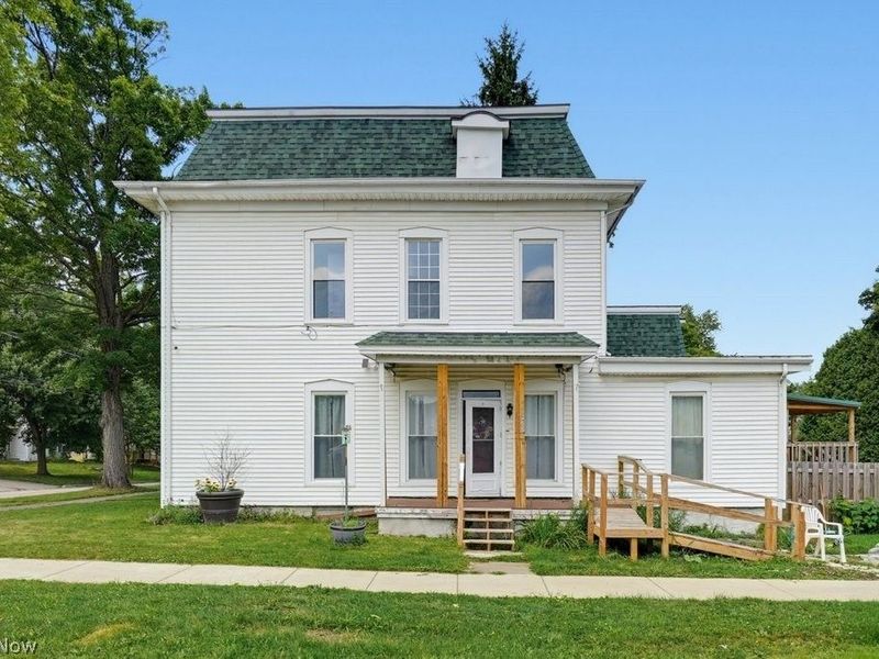 140 N Walnut Street, Ravenna, OH 44266 Photo 2