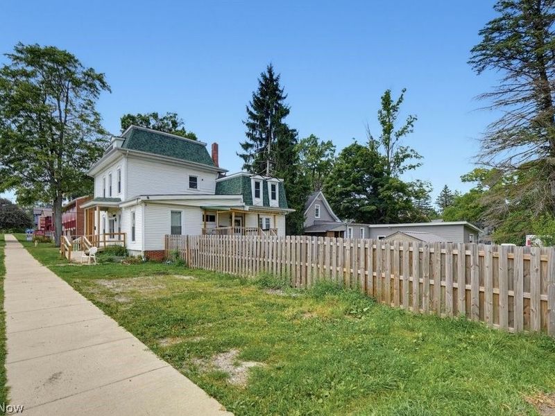 140 N Walnut Street, Ravenna, OH 44266 Photo 4