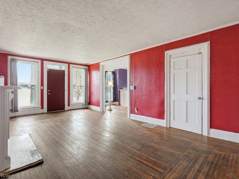 140 N Walnut Street, Ravenna, OH 44266 Photo 5