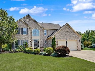52 Graystone Lane, Orchard Park, NY 14127