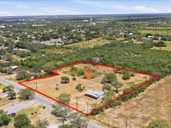 1507 MIDDLE RD, George West, TX 78022