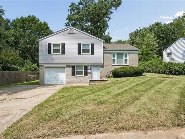 16412 E 32nd Street, Independence, MO 64055