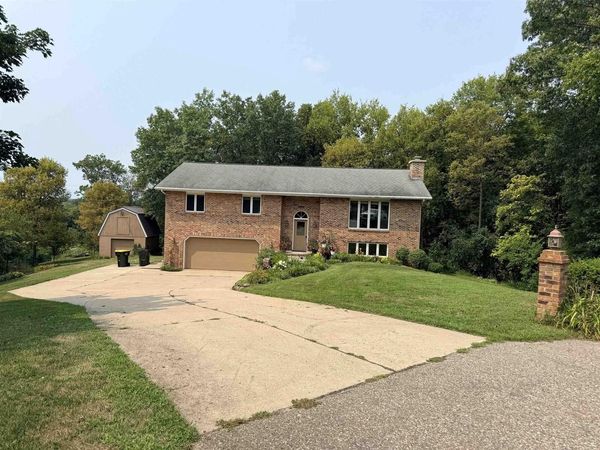 9440 West Street, Sauk City, WI 53583