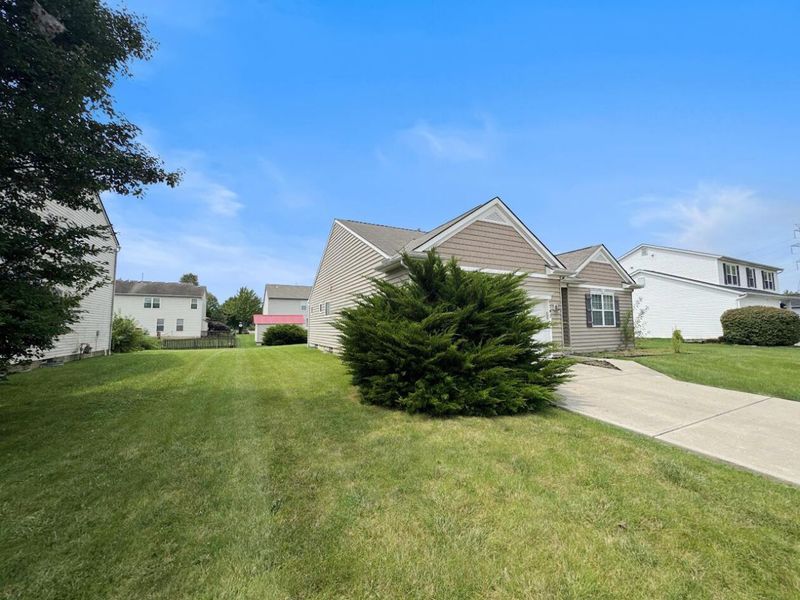 5743 Cedar Lawn Drive, Groveport, OH 43125 Photo 2