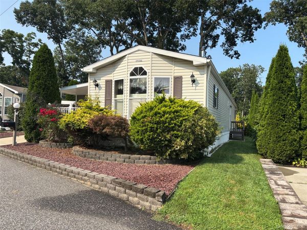 1661 Old Country Road , Unit 180, Riverhead, NY 11901