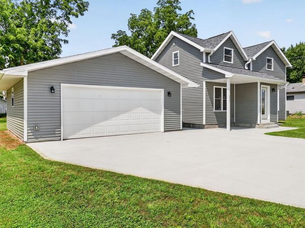 637 Lewellen Street, Marshall, WI 53559